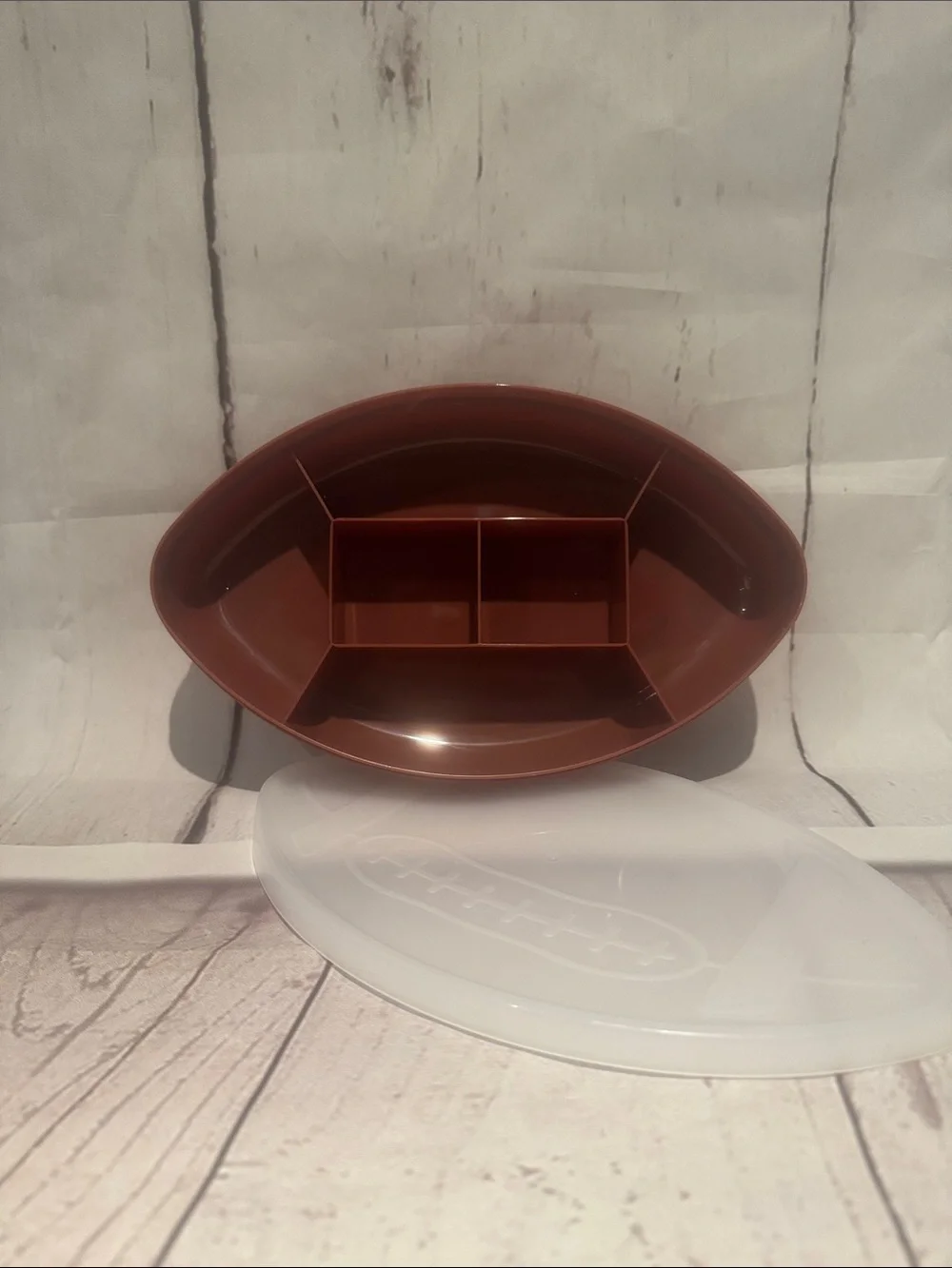 NWT Crofton snackle box